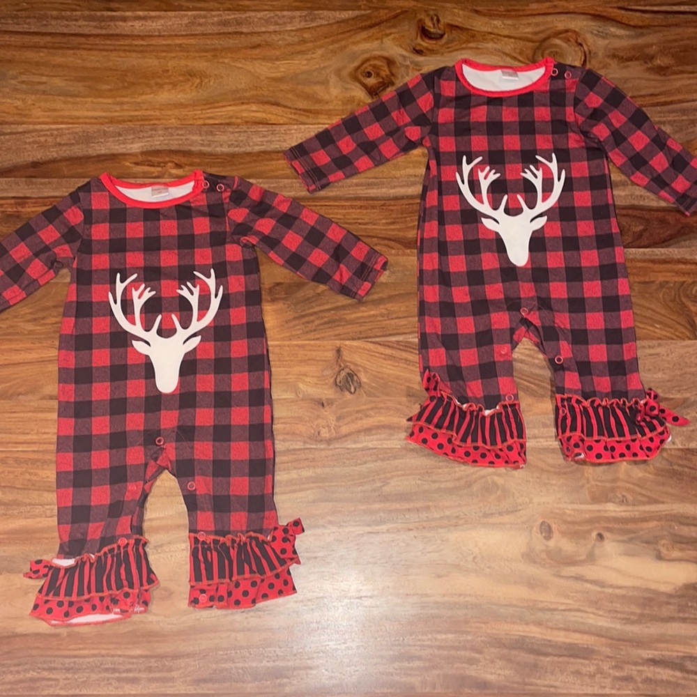 đź’•TWIN GIRLđź’• Matching Christmas Outfit by Penelope Plumm size 3 Month